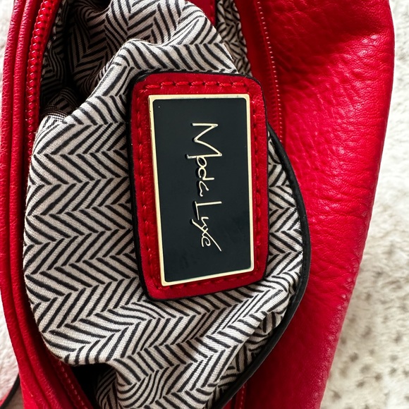 Beautiful Moda Luxe Red Leather Crossbody Bag with Gold Accents — NWOT - Picture 8 of 13